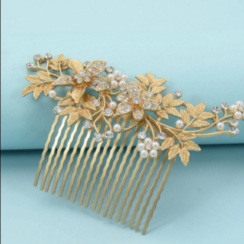 Sorel Garden Crystal & Pearl Hair Comb -  Bridal Collection - Picture 2 of 3